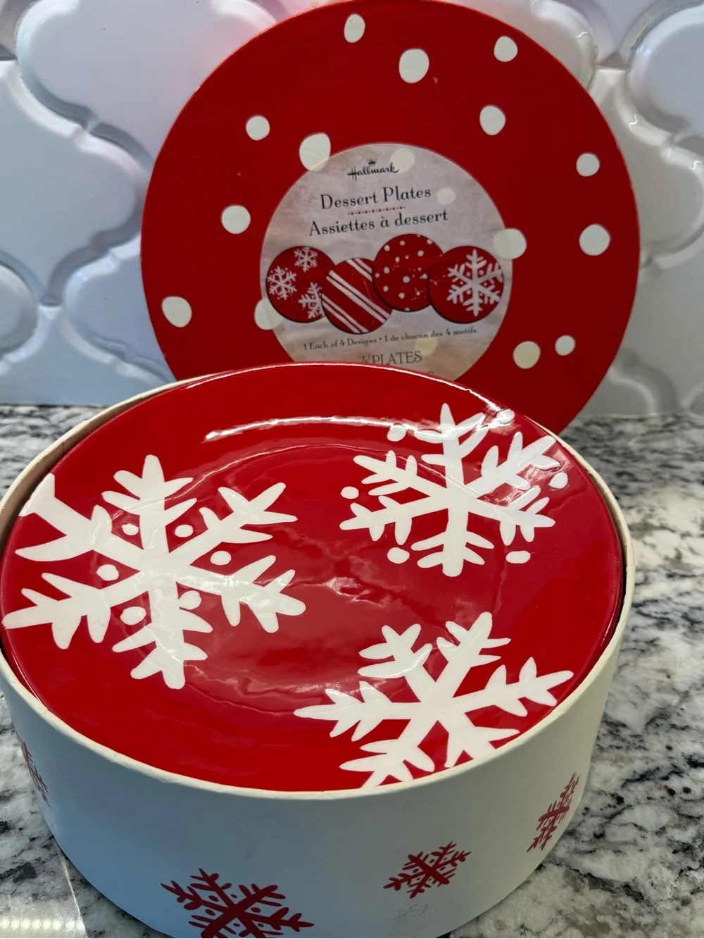 Hallmark Christmas Dessert Plates Set of 4 Red White Holiday Snowflake 8.75